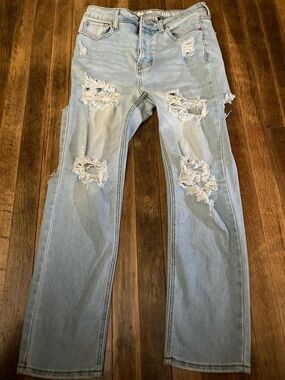Light Wash 5 Button Distressed Ripped Jeans